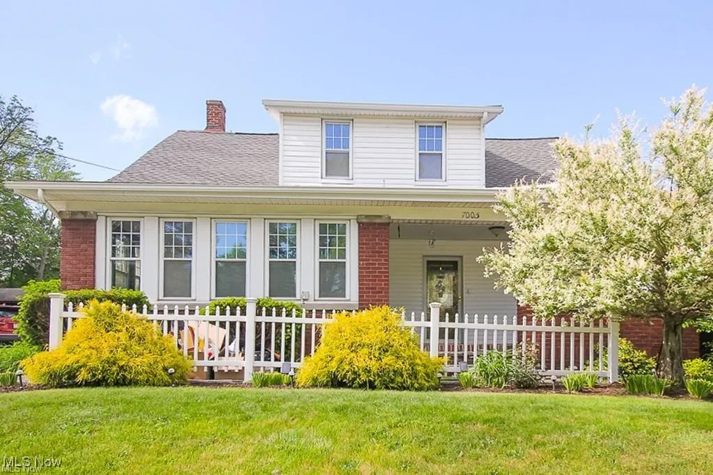 GRAND STATURE OF THREE BEDROOM, LIVING ROOM & FORMAL DINING ROOM WITH ADDITIONAL FORMAL PARLOR.  EVERY ROOM NEWLY DECORATED WITH ALL FLOORS SANDED AND GLEAMING.