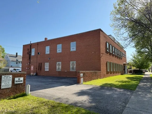 View of property on the side