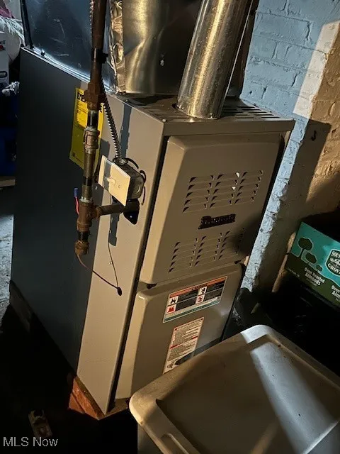 Utilities featuring heating unit