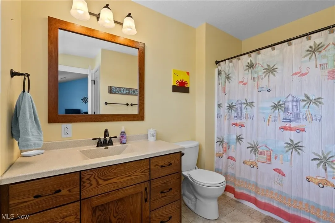 Full bathroom in bedroom suite 2