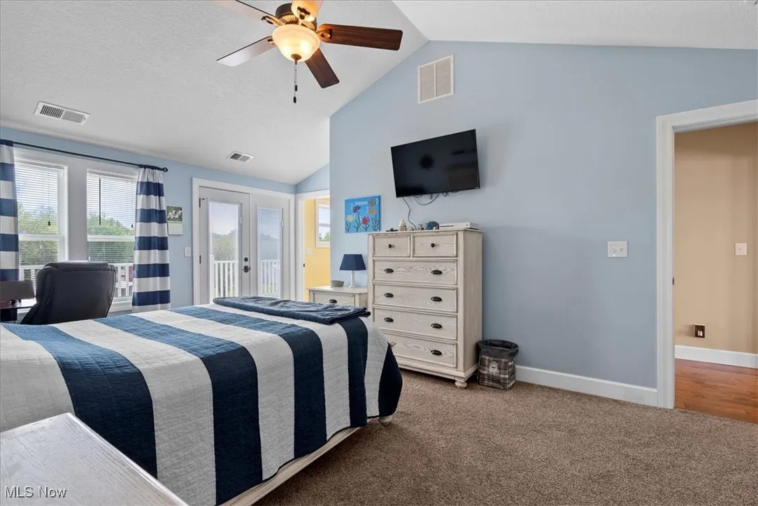2nd bedroom suite has access to a private deck