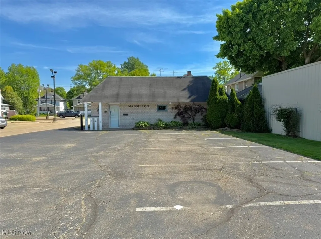 PLENTY OF PARKING, WITH ADDITIONAL PARKING FOR EMPLOYEES BEHIND THE BUILDING ON THE EXTRA PARCEL!