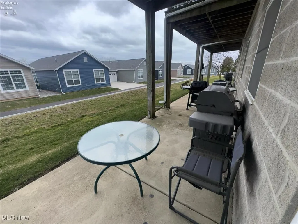 View of patio / terrace featuring a residential view