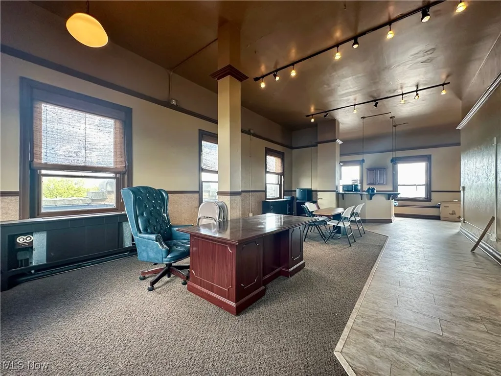 Top floor space