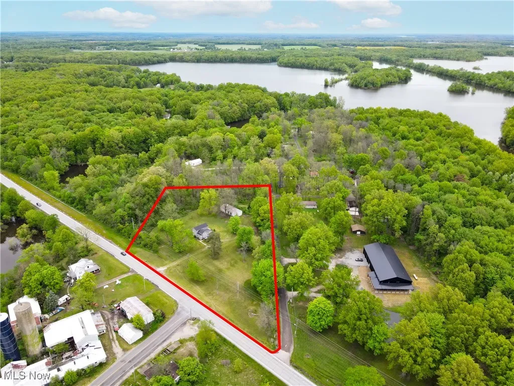 Berlin Lake beside the home. Red lines only to be used as reference not to scale