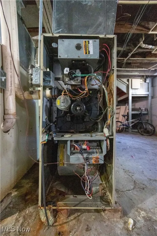Utility room with heating unit