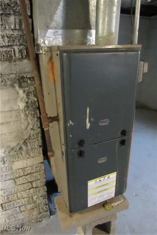 Utilities with heating unit