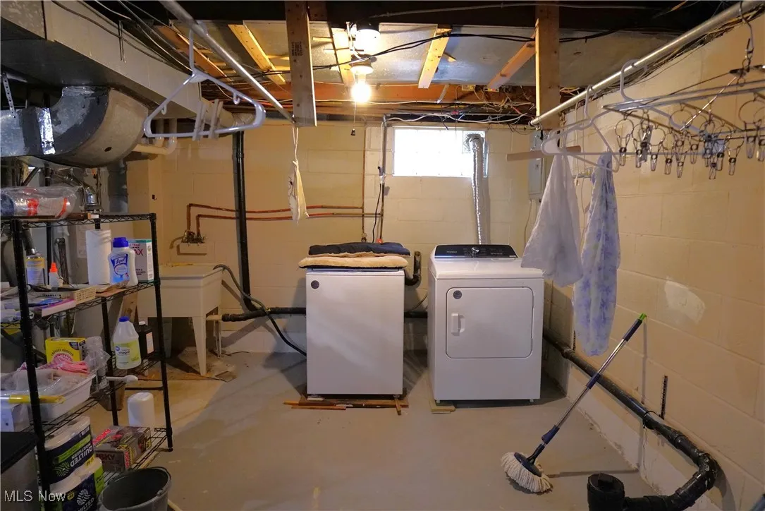 Basement with independent washer and dryer