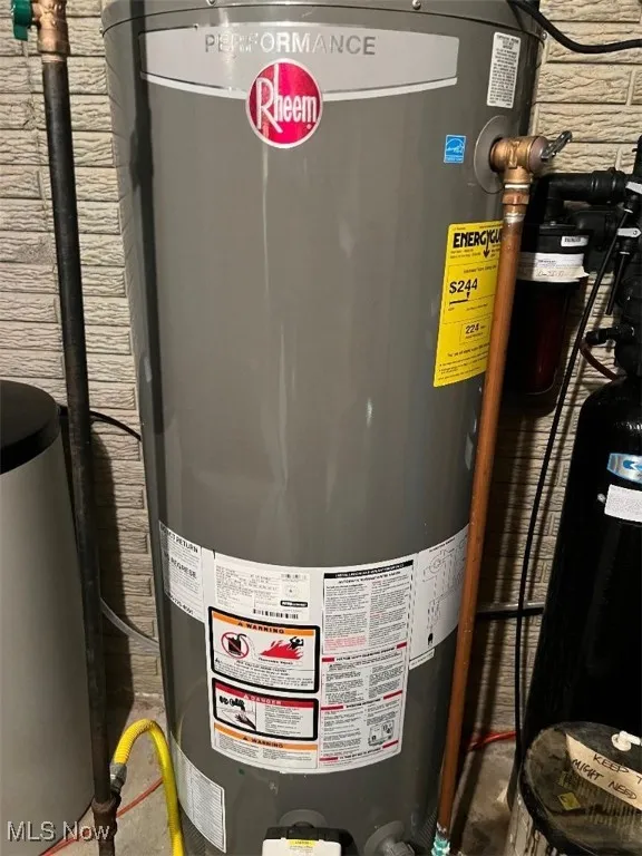 Hot water heater