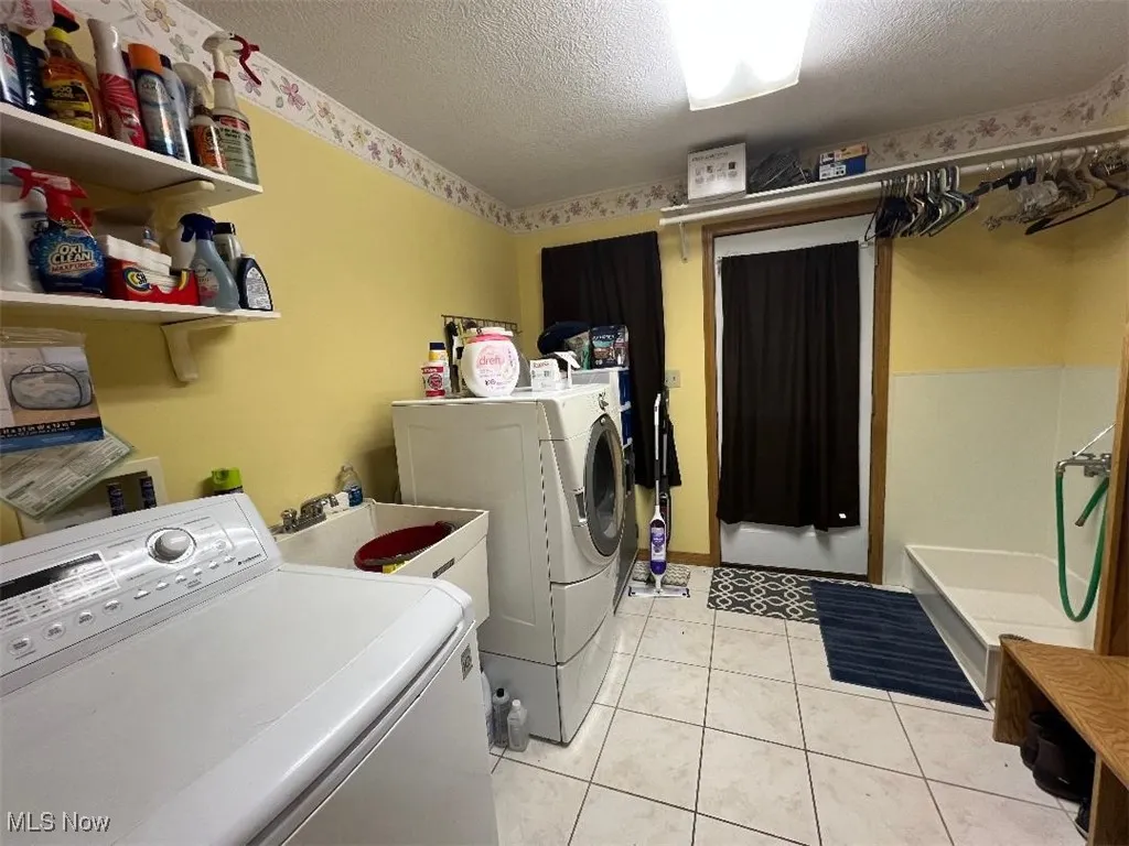Doing the laundry is so much more convenient with a 1st-floor laundry room!