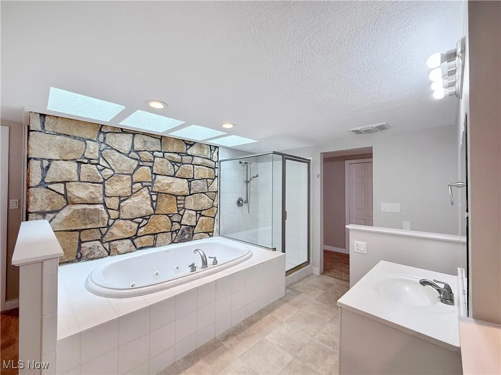 17549 Merry Oaks Trail, Chagrin Falls, Ohio,MLS Now Listing ID