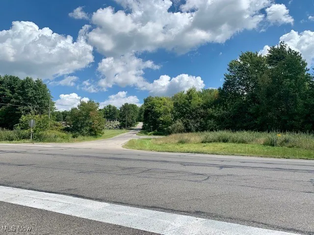 Clinton Rd and 585 SR Street scene