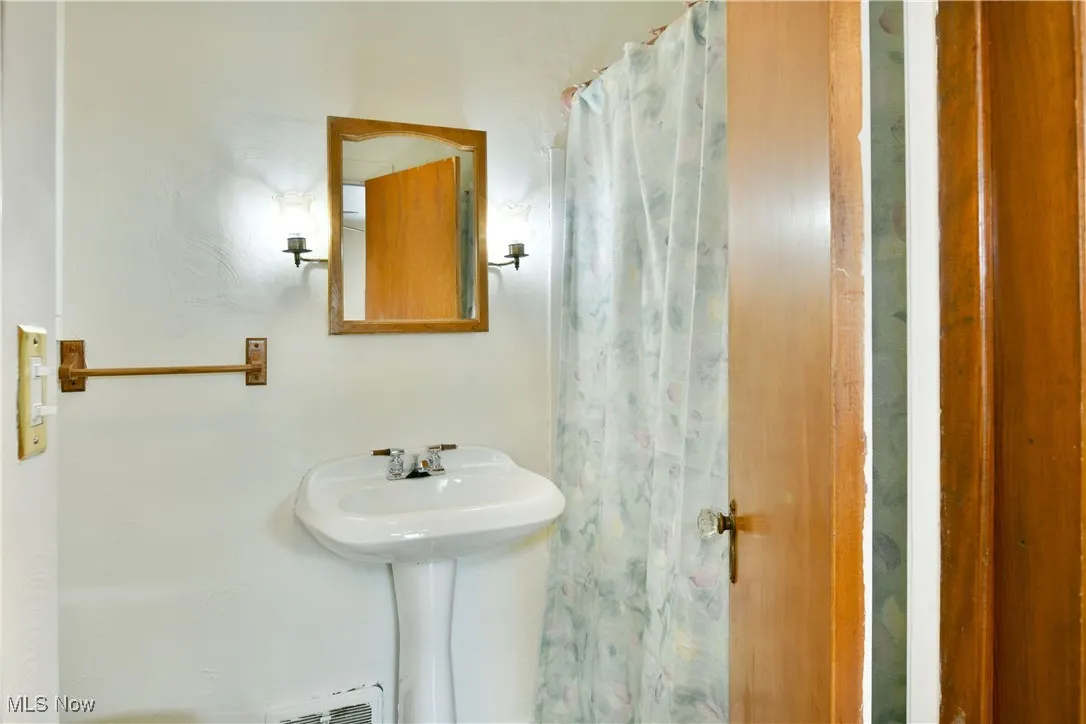 140 Raymond Avenue, Warren, Ohio,MLS Now Listing ID