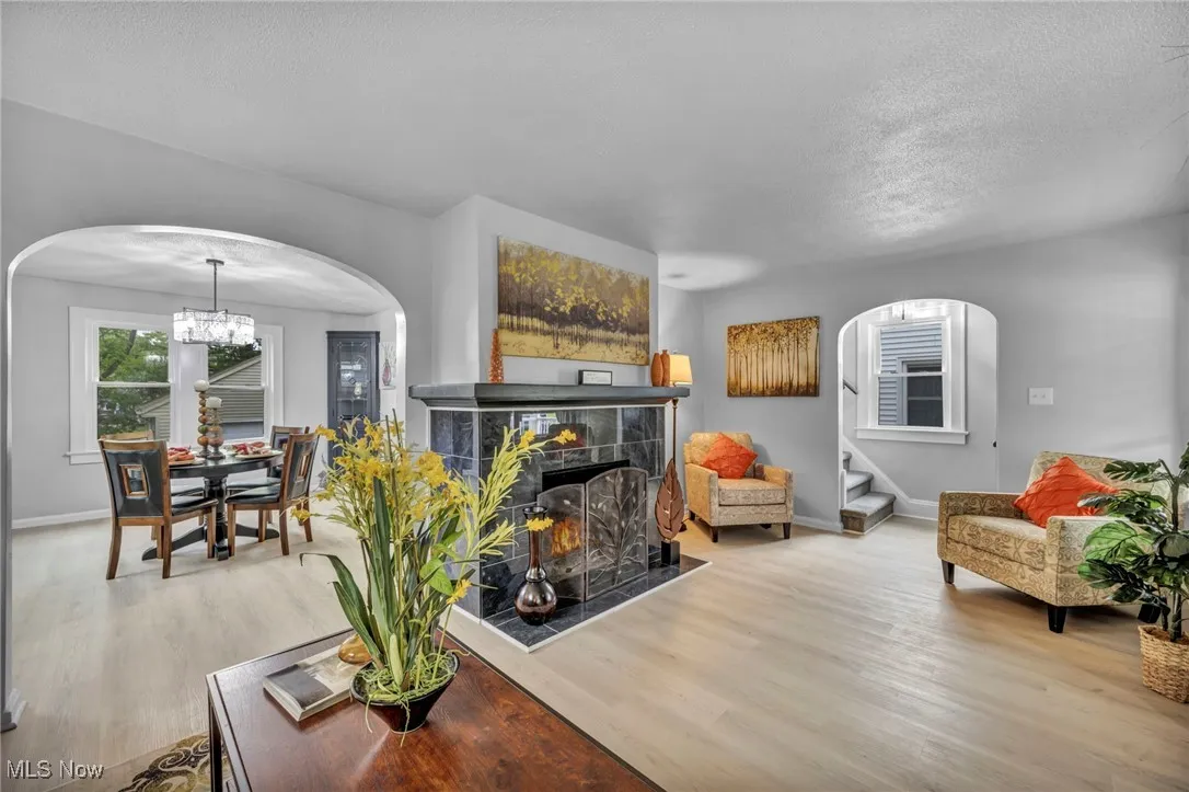 Living room with arched walkways