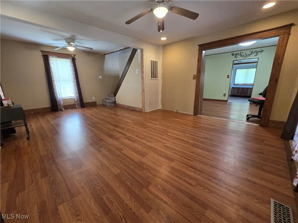 Unfurnished living room
