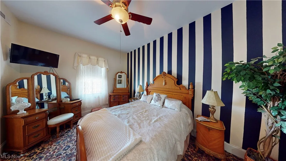 Bedroom with ceiling fan
