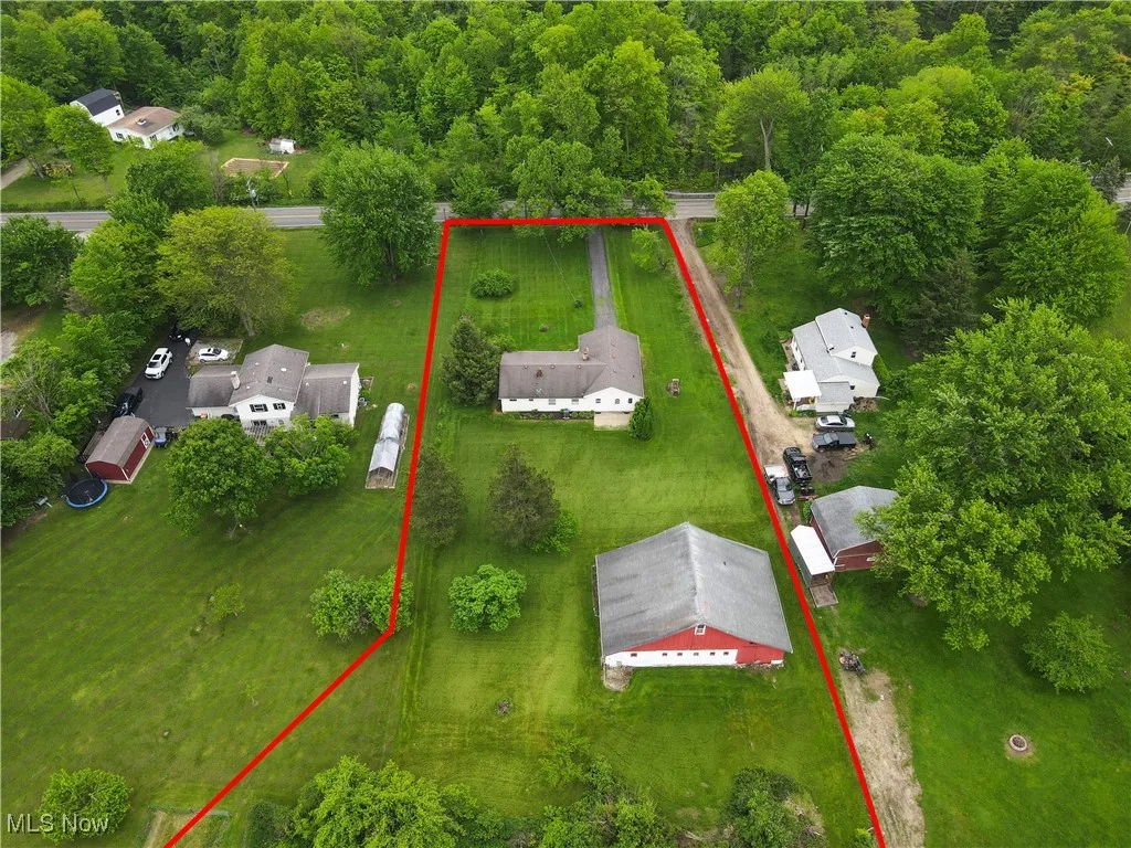 Aerial view of property's location with property boundaries highlighted