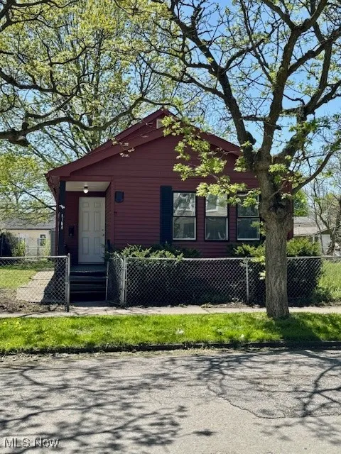 View of front of house featuring a fenced front yard