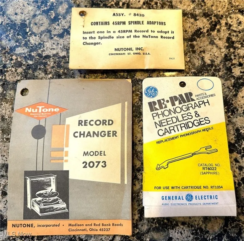 Accessories included with the record player