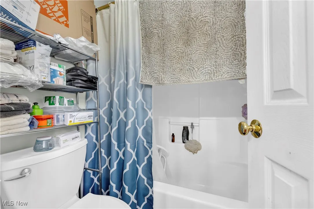 Full bath with separate tub/shower area