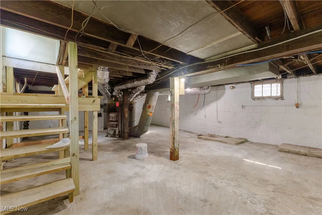 Below grade area with stairway