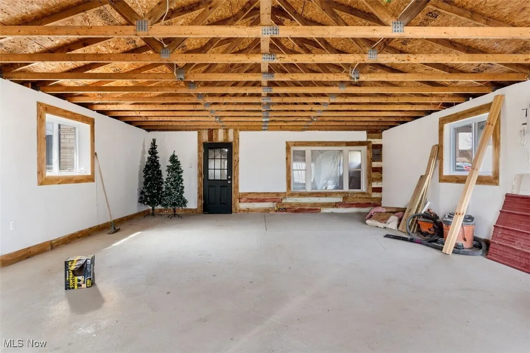 Misc room featuring concrete flooring