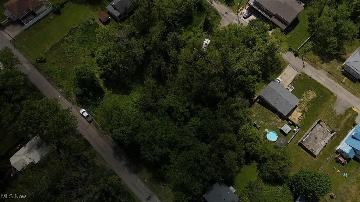 Aerial view of property and surrounding area