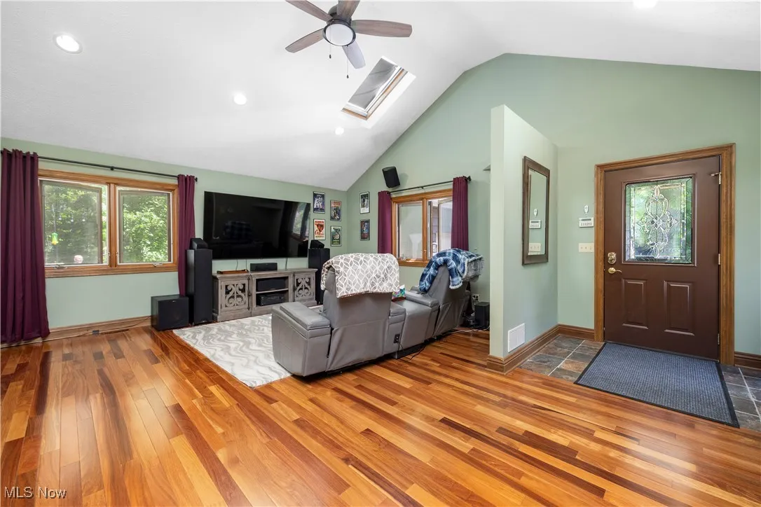 Living/media/flex room