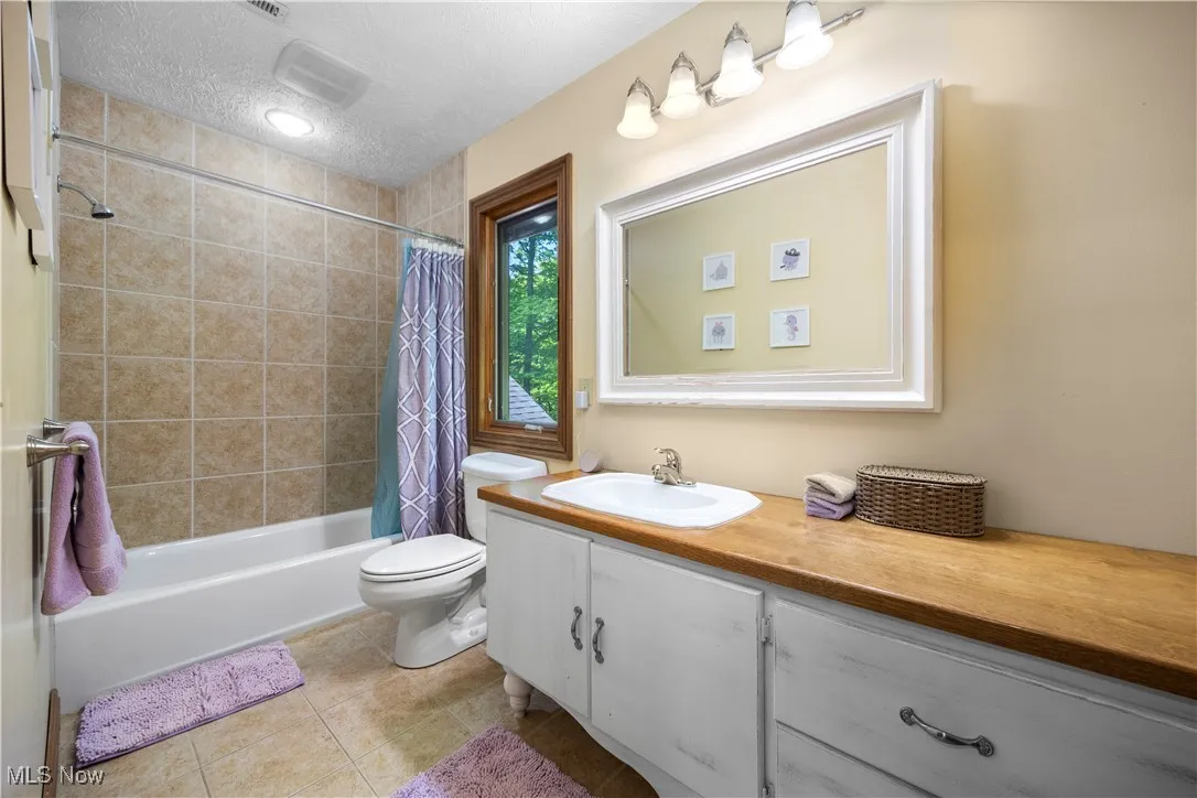 2nd floor full bath