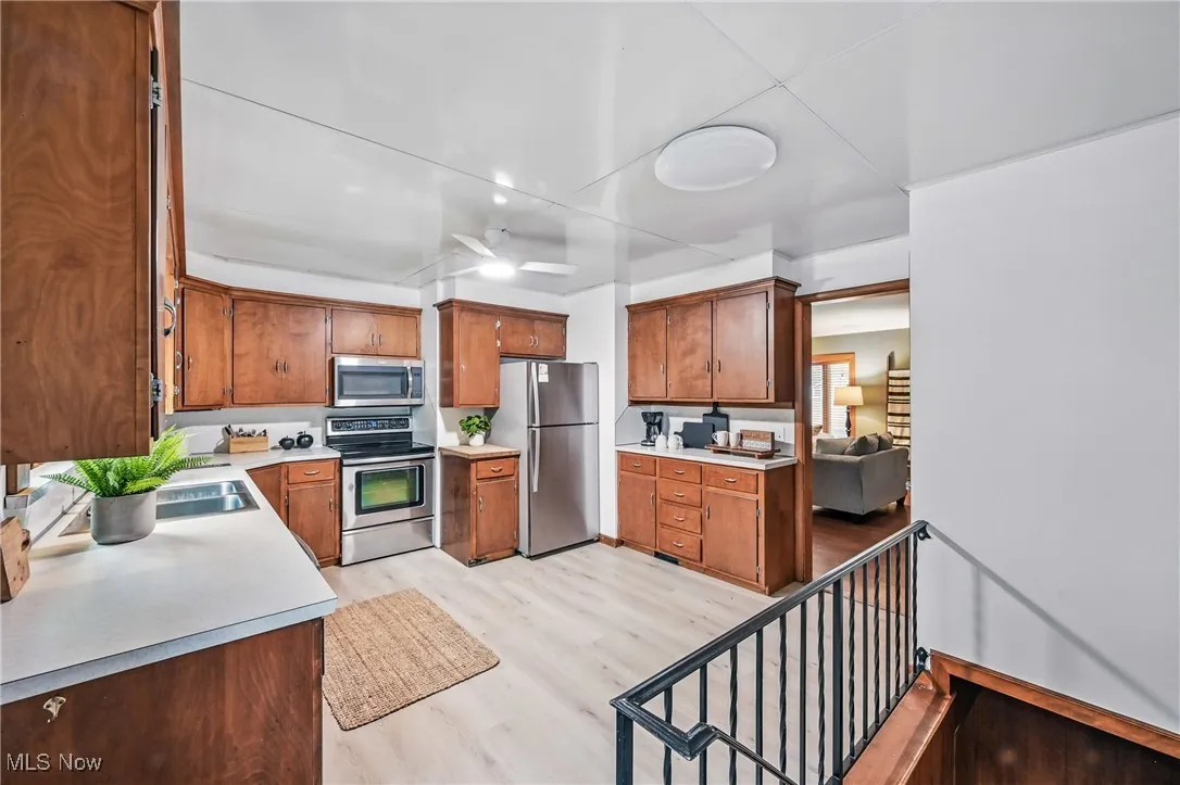 Lots and lots of storage in this kitchen