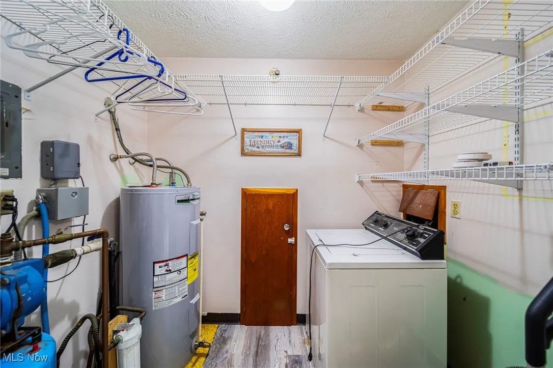 Utility/laundry room
