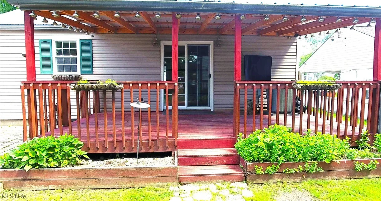Covered deck with TV mounted