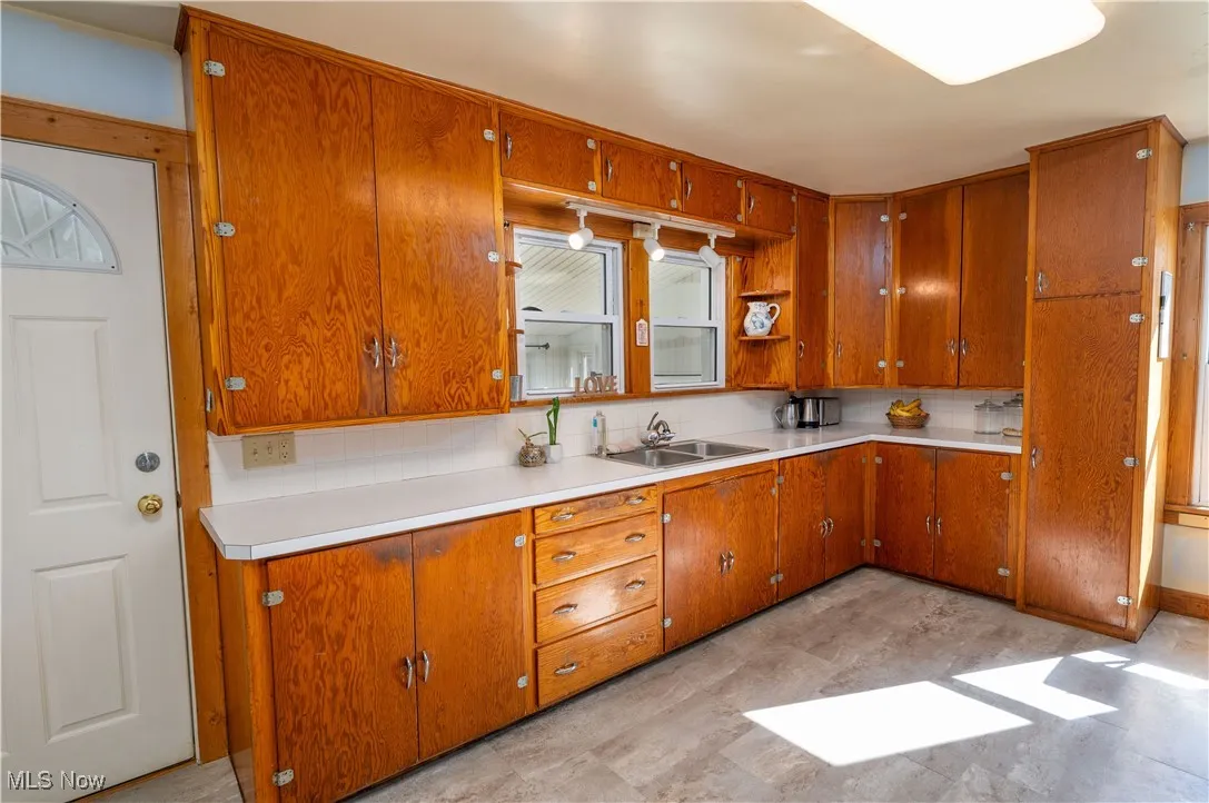 Kitchen area with plenty of cupboard space