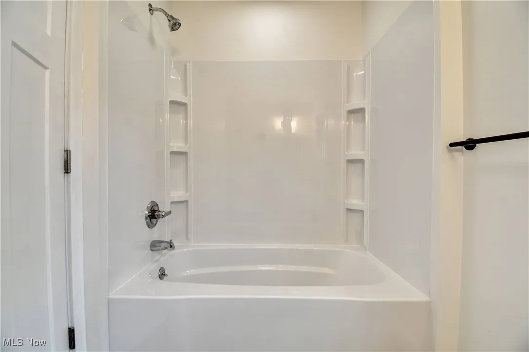 Upper Full Bath