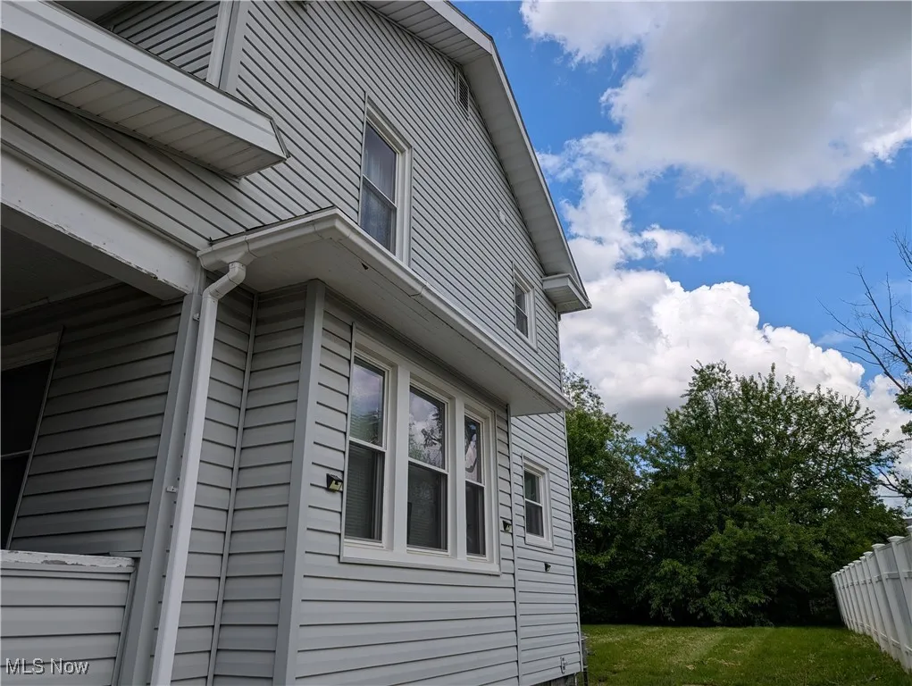 View of side of home