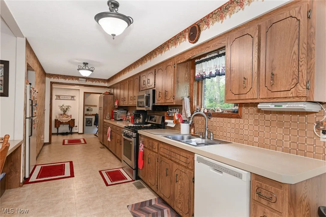 5016 E Pleasant Valley Road, Independence, Ohio 44131,MLS Now Listing ID