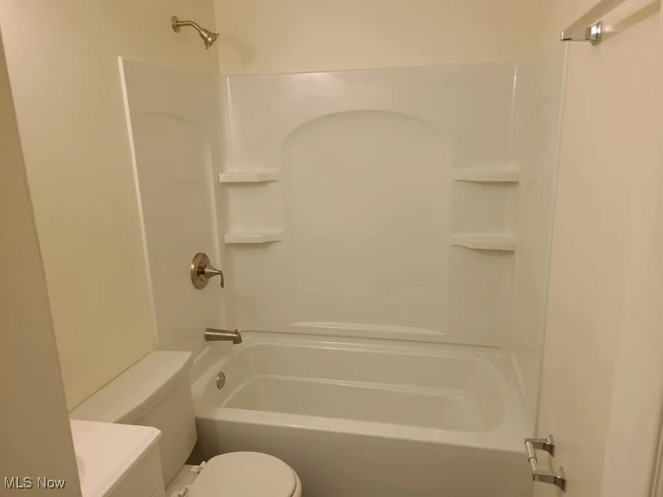3018 (2 bedroom) - bathroom