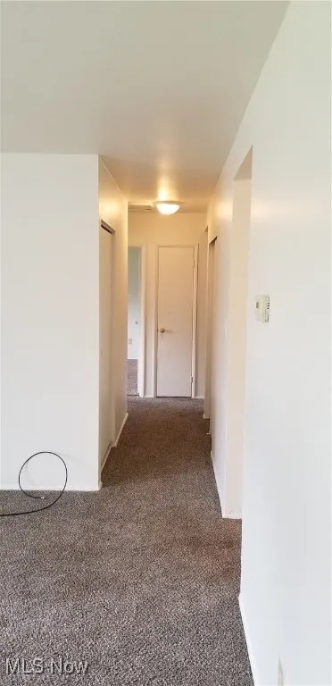 3022 (3 Bedroom) - hallway