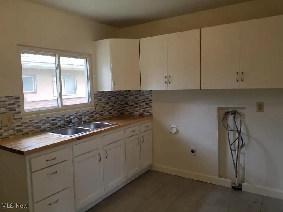 3018 (2 bedroom) -Kitchen
