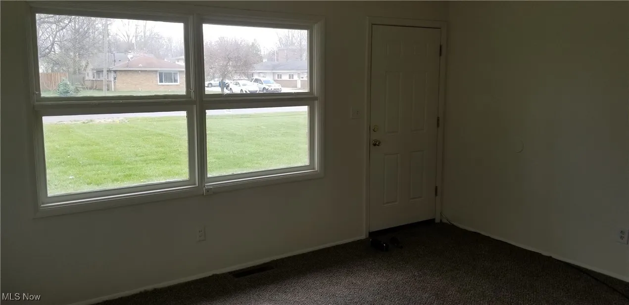 3022 (3 Bedroom) - living room