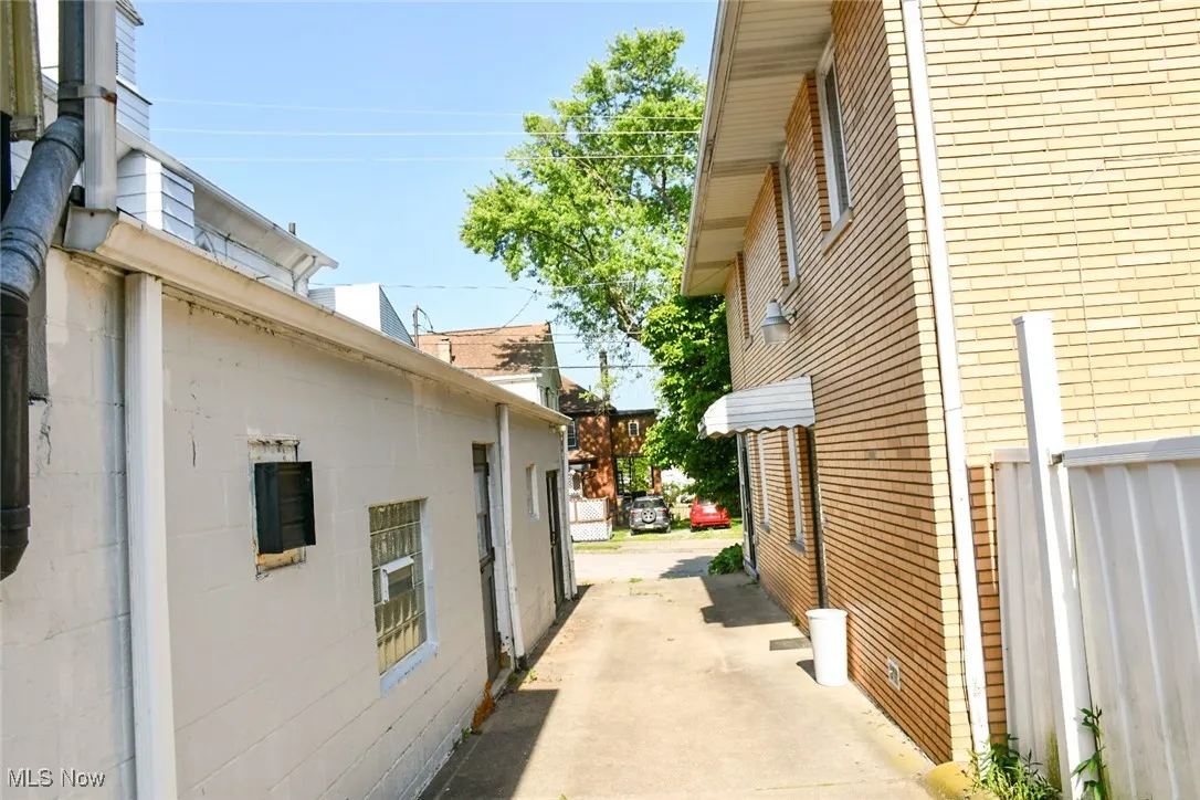 View of home's exterior