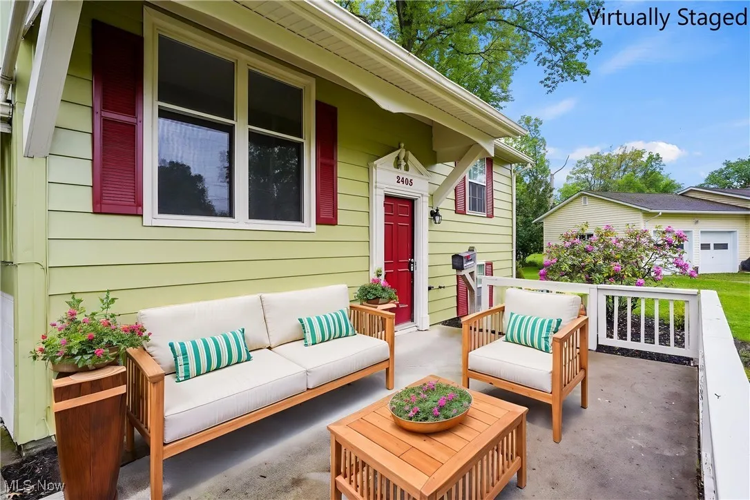View of patio / terrace with an outdoor hangout area