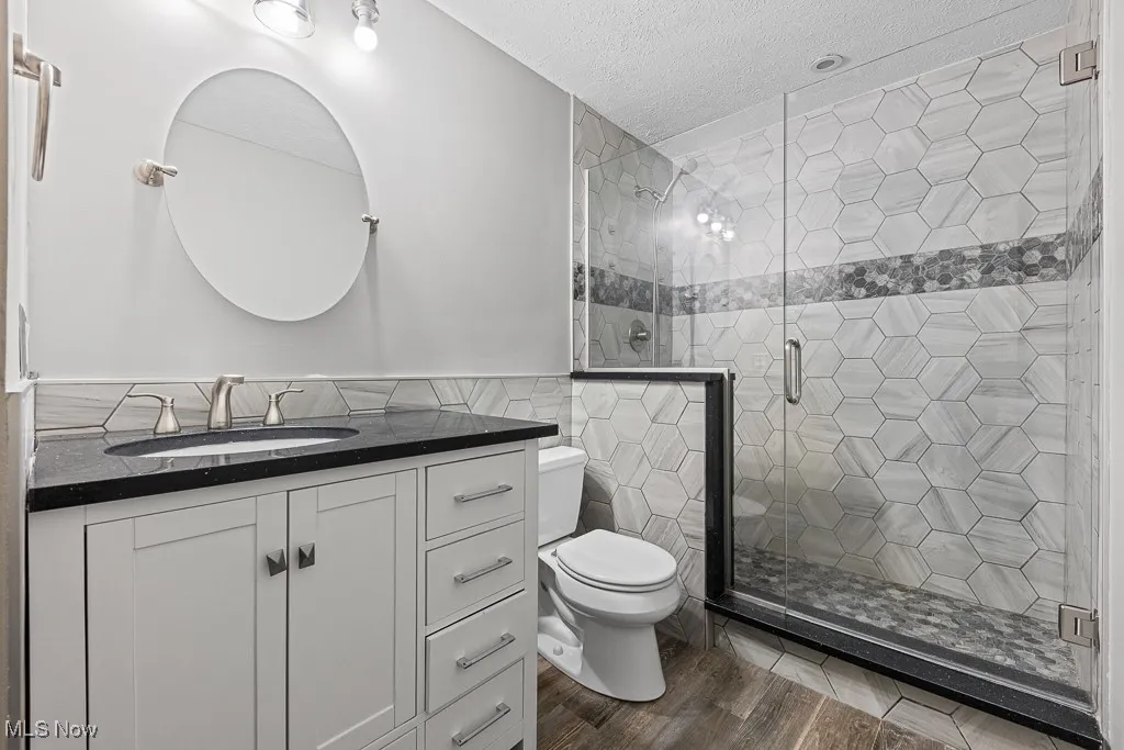 2nd floor full bath