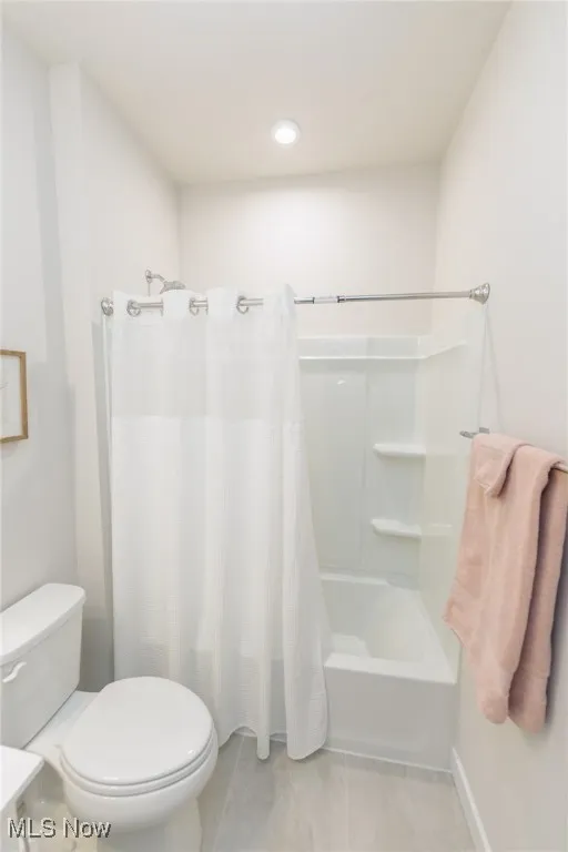 Full Bath adjacent too 2nd bedroom