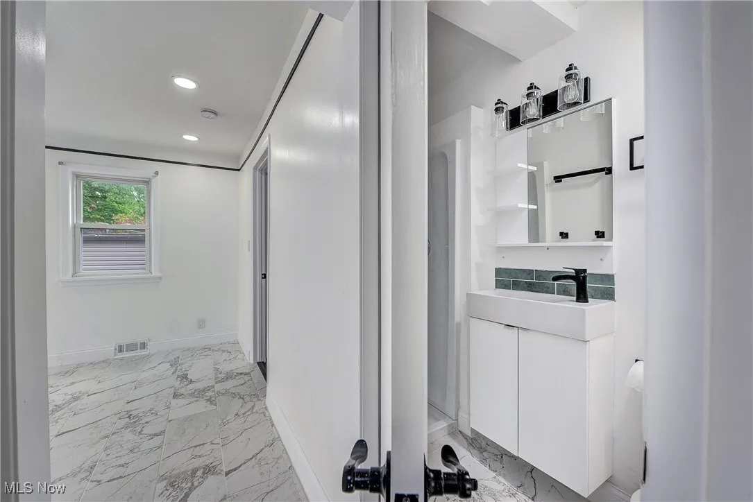 First Floor Full Bathroom.