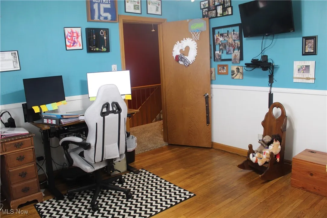 Upstairs bedroom5