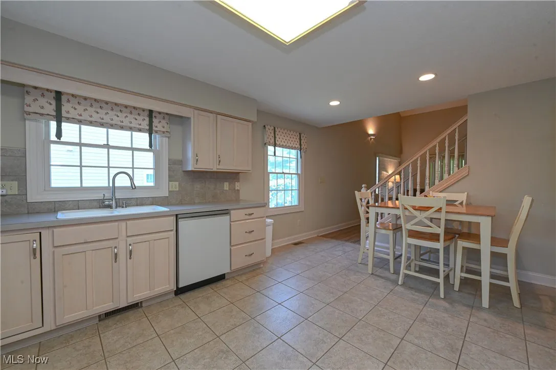 46 Hidden Pond Drive, Doylestown, Ohio,MLS Now Listing ID