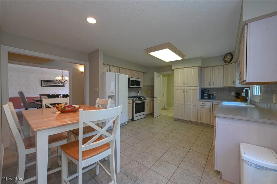 46 Hidden Pond Drive, Doylestown, Ohio,MLS Now Listing ID