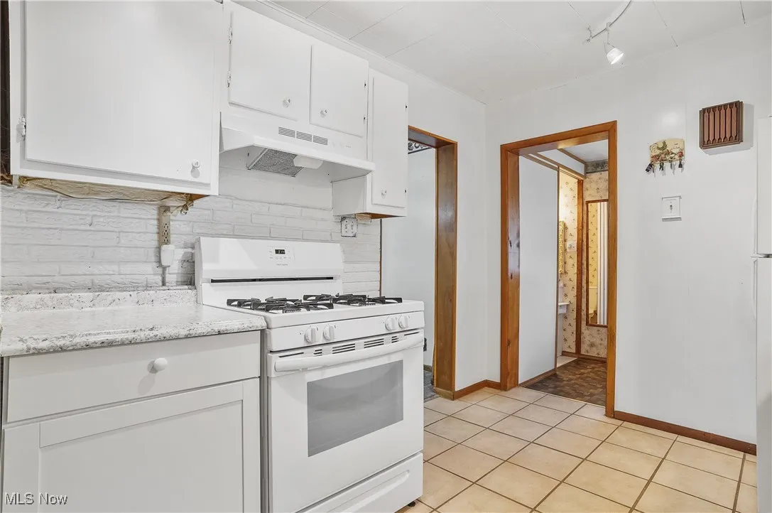 2049 Cook Street, Cuyahoga Falls, Ohio,MLS Now Listing ID