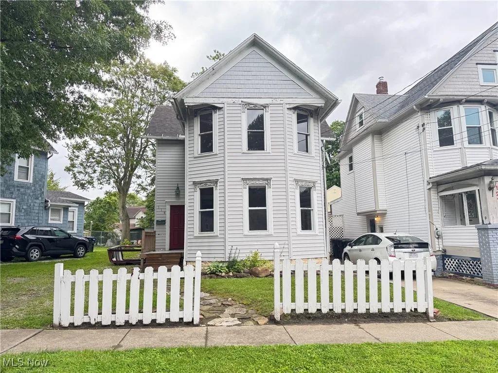 View of victorian house